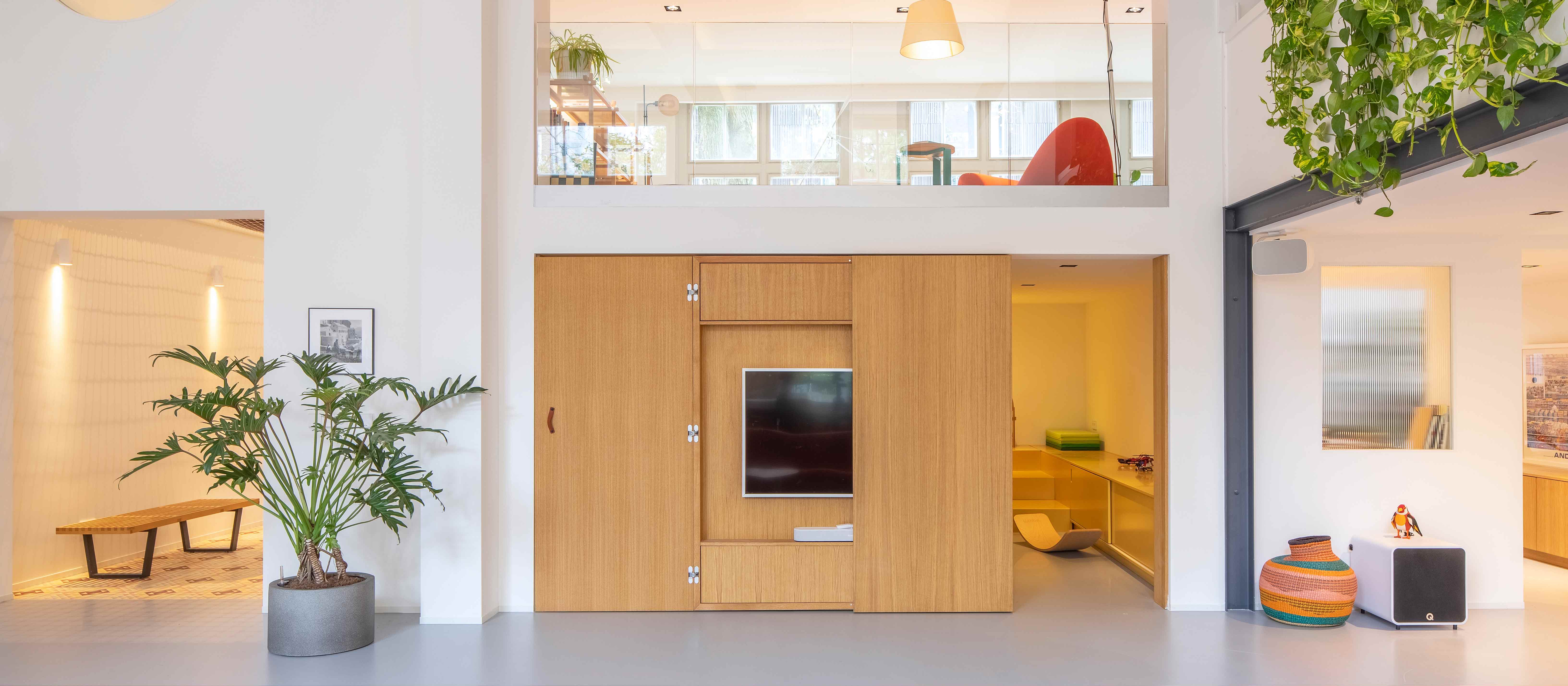 314.3a-Rotating-bookcase-designed-by-Standard-Studio,-built-by-Brandsing-Meubelmakers,-photogrpahed-by-Wouter-van-der-Sar-1613480881.jpg