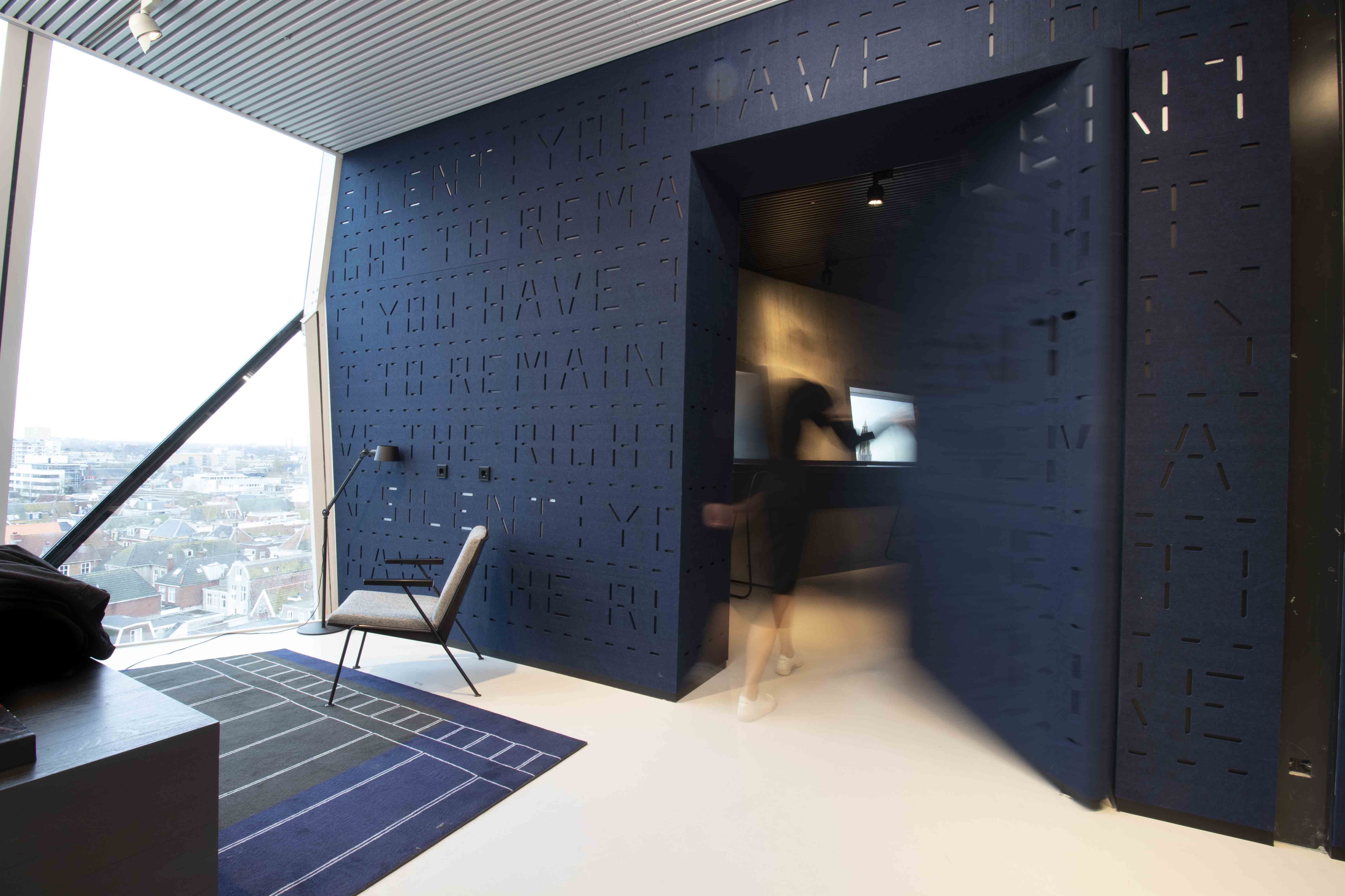 248.3-Forum-Groningen-soundproof-pivot-doors-designed-by-DeMunnik-DeJong-Steinhauser-architects-and-&Prast&Hooft---FritsJurgens-pivot-hinges-Inside.jpg