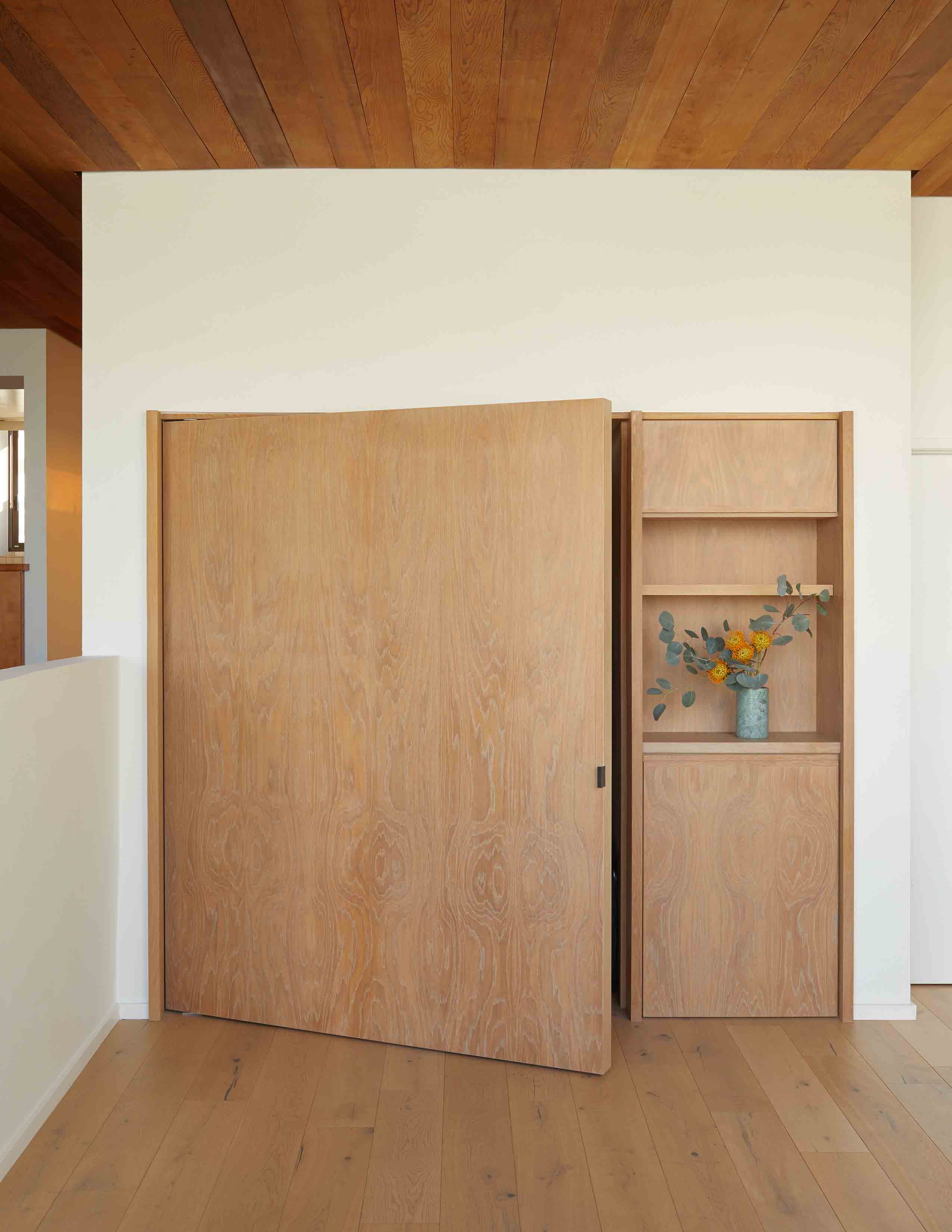 Murphy bed with FritsJurgens System One pivot hinge