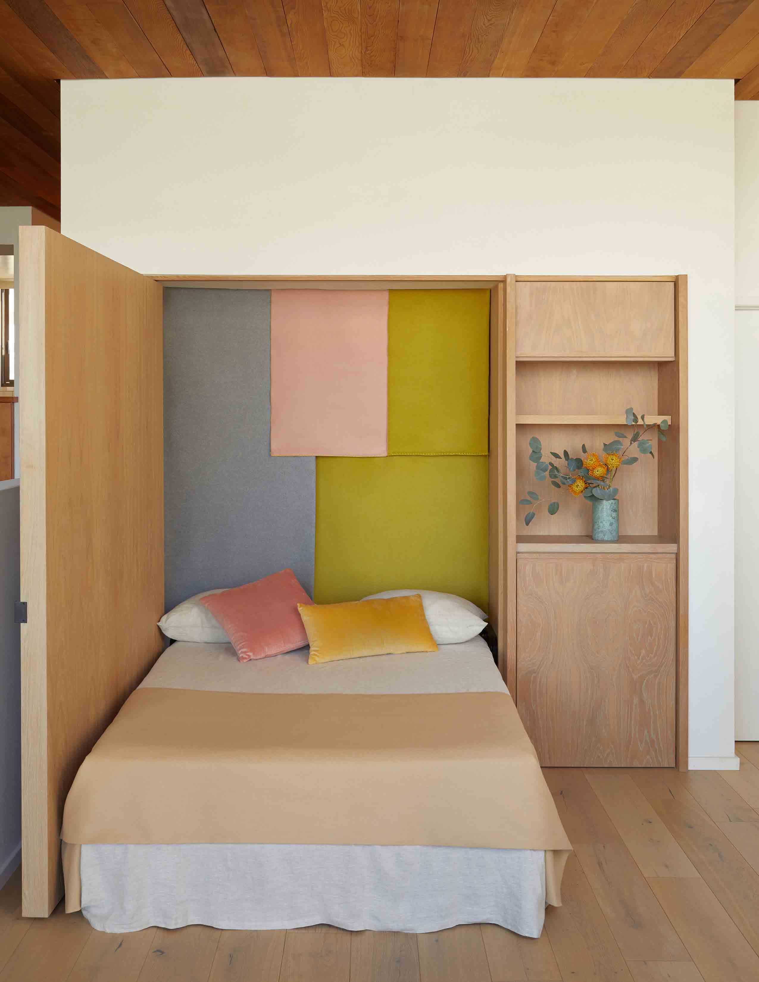 Murphy bed with FritsJurgens System One pivot hingeQué es una bisagra pivotante - Cama Murphy con bisagra pivotante FritsJurgens System One