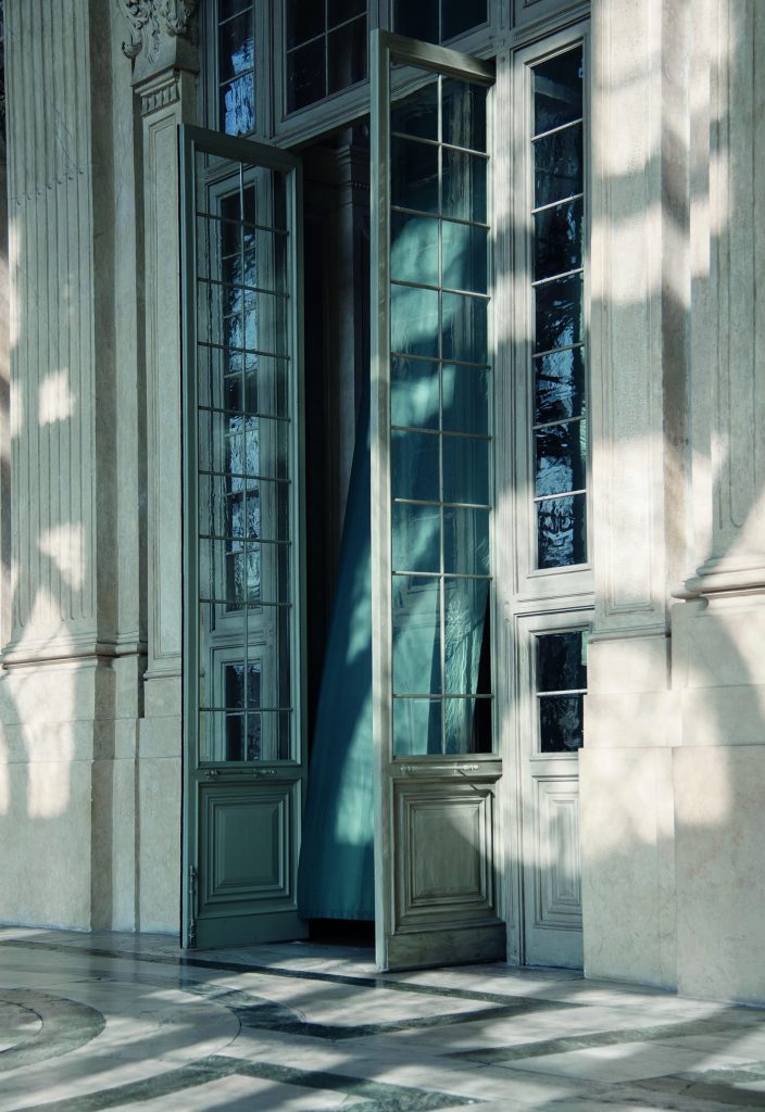 exterior-pivot-door-in-palazzo-madame-as-antique-doors-firtsjurgens.jpg