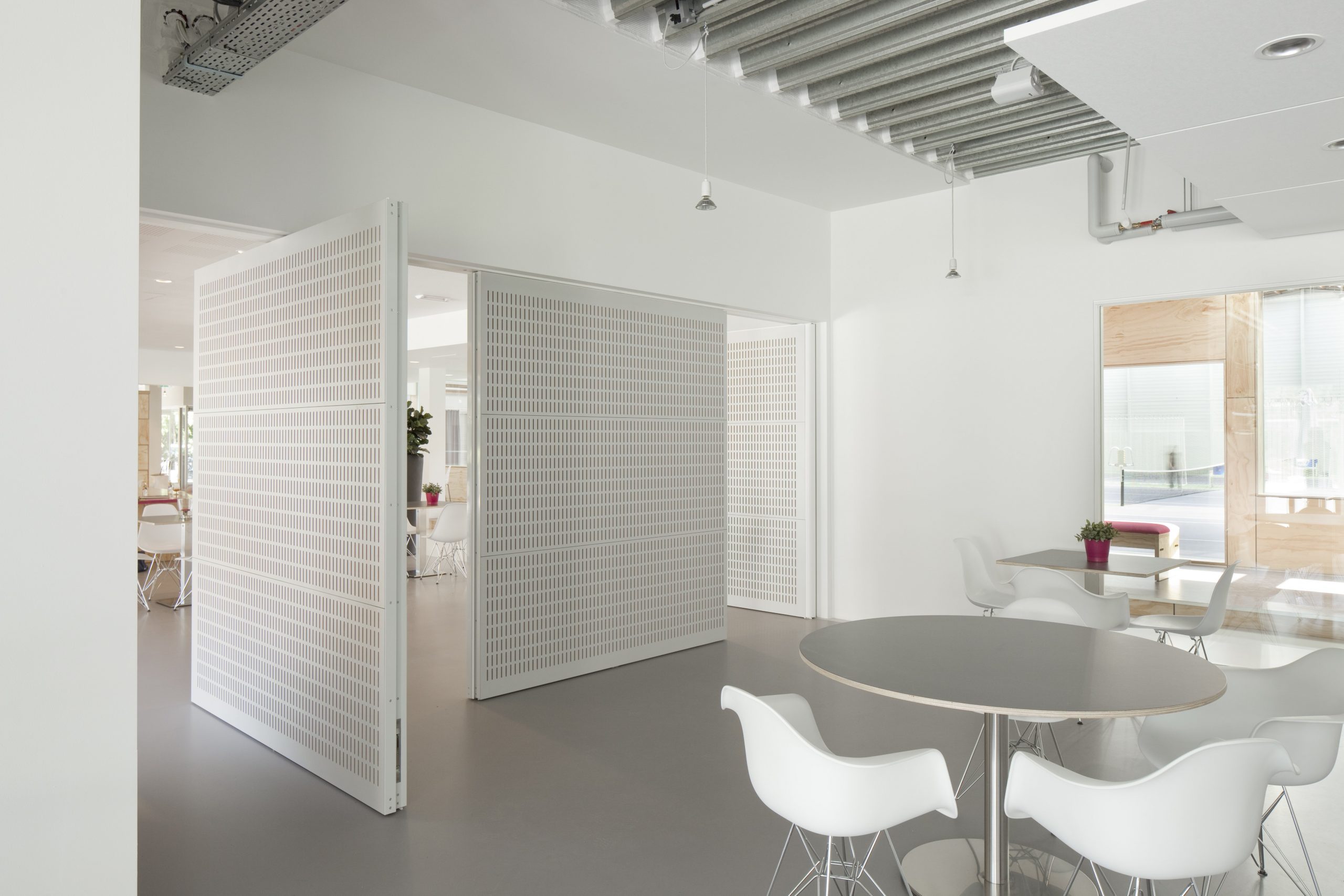 frameless-pivot-doors-by-fritsjurgens-scaled.jpg