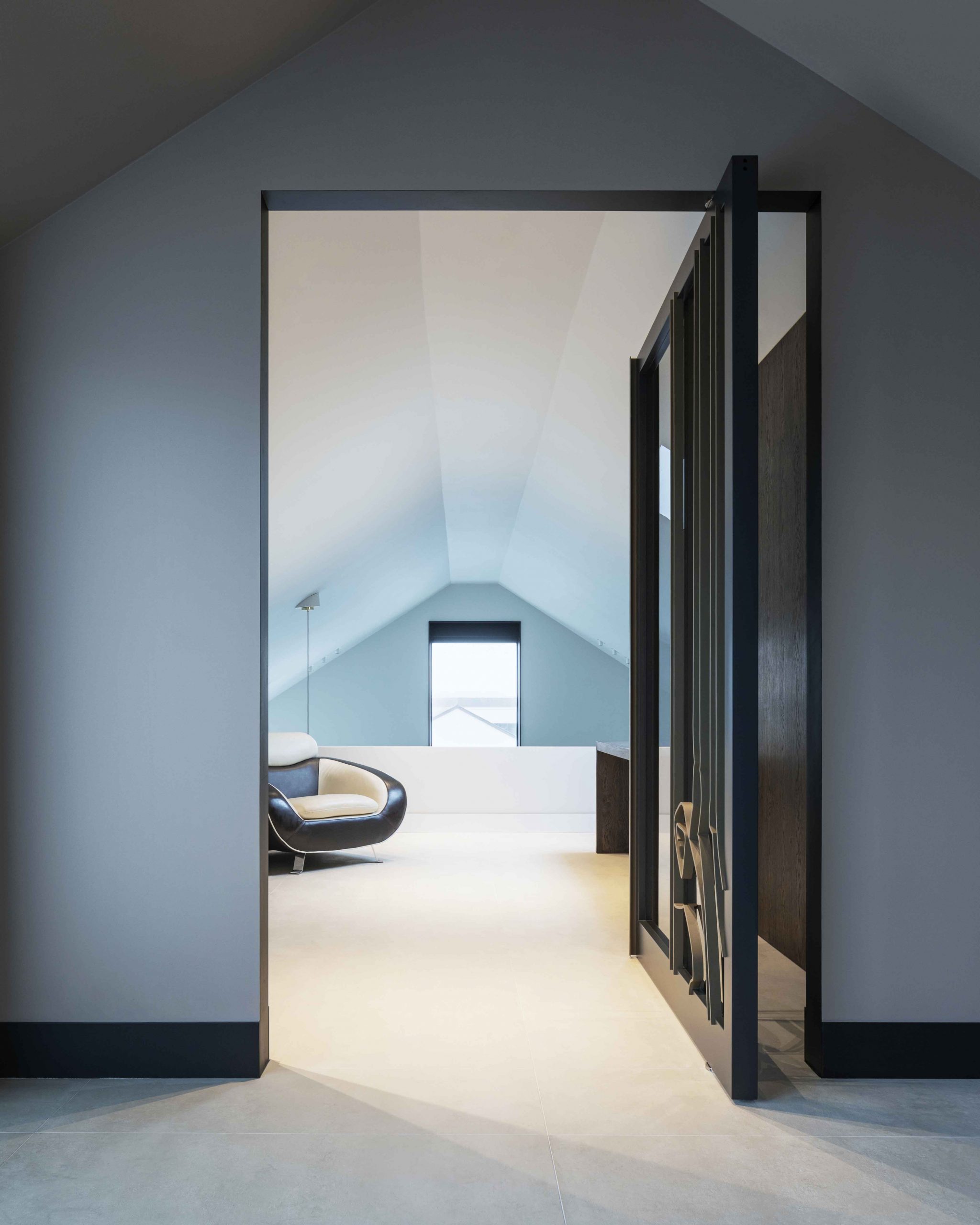 Artistic glass pivot door with FritsJurgens pivot hinge inside - Opened - Nordiawerf